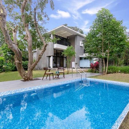 Villa Foresta By Stayvista With Modern Decor, Swimming Pool & Expansive Lawn For A Perfect Escape لونافالا المظهر الخارجي الصورة